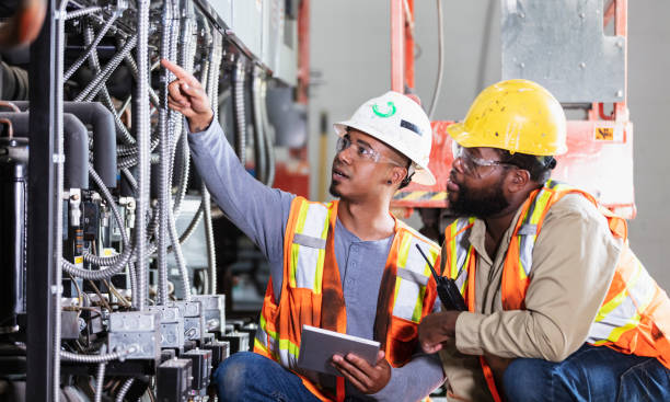 Best Circuit Breaker Repair  in Parkwood, CA